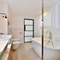 Rinnova il tuo bagno: materiali e idee per un progetto di qualità